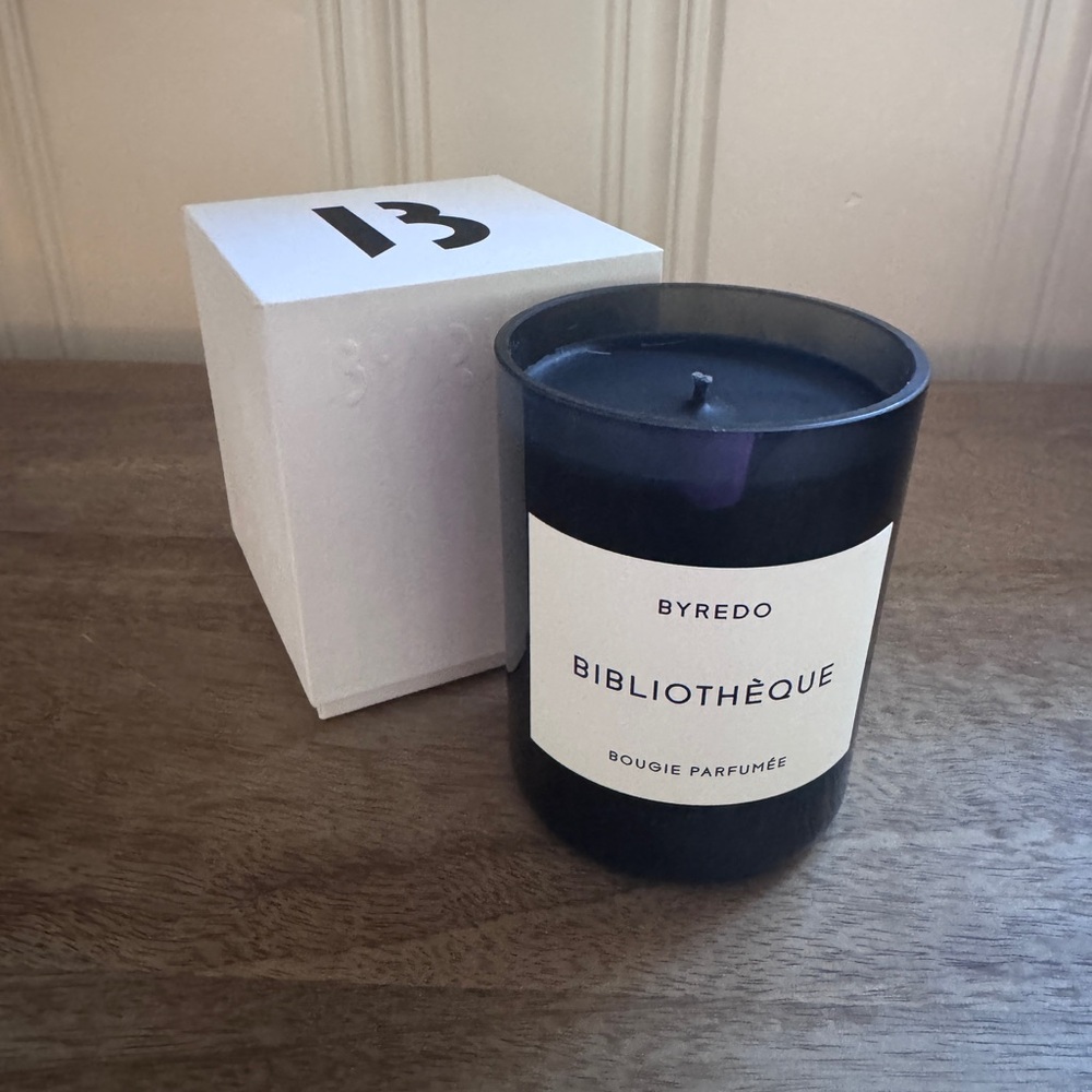 Byredo Bibliothèque Candle in Black Holder